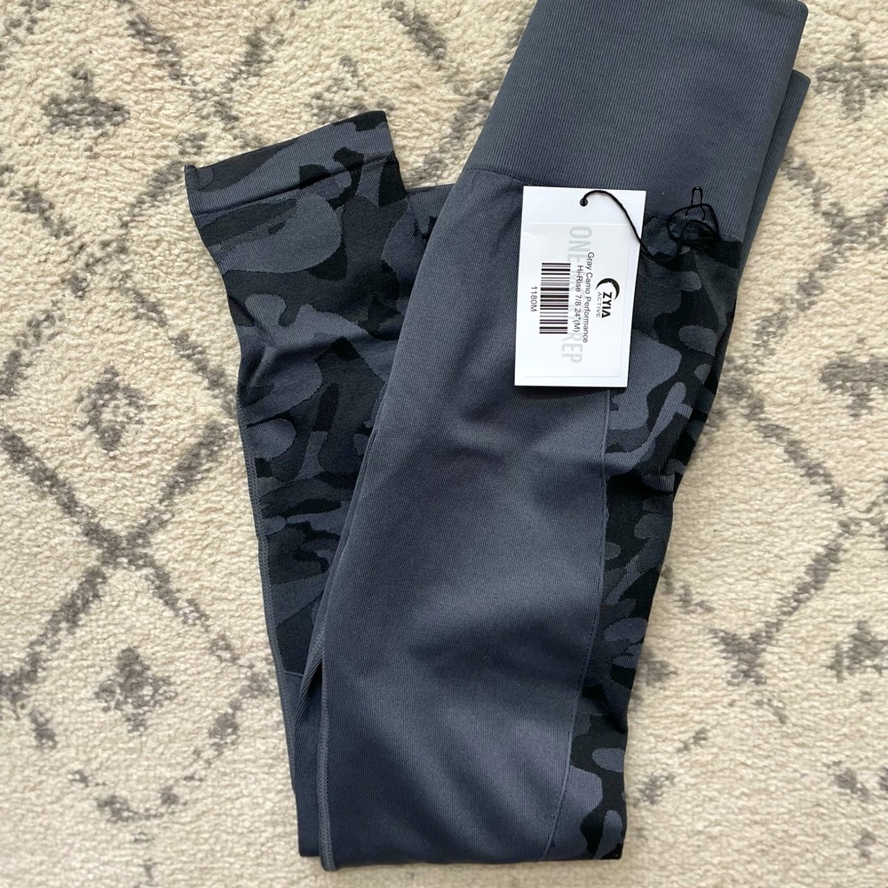 Zyia gray camo performance leggings